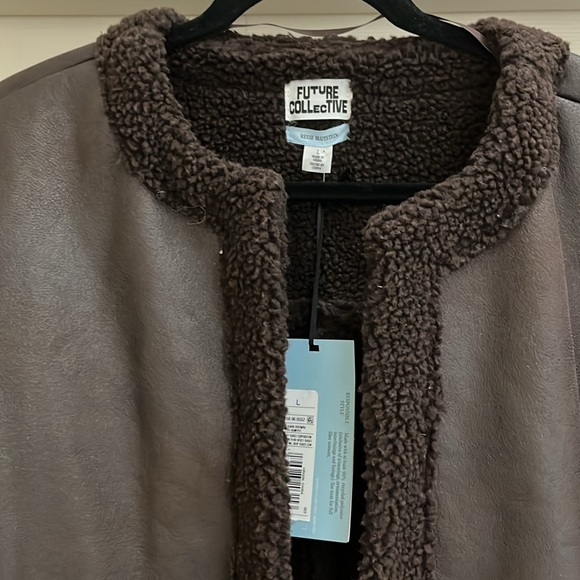 NWT Future Collection Fauc Shearling Vest - Picture 4 of 5